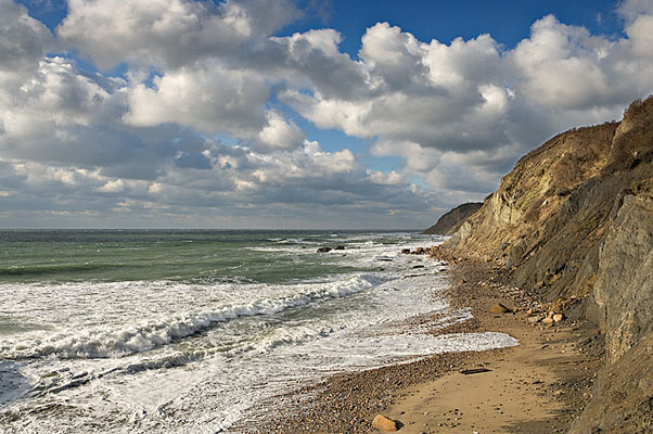 DS-2042    Clouds and Surf