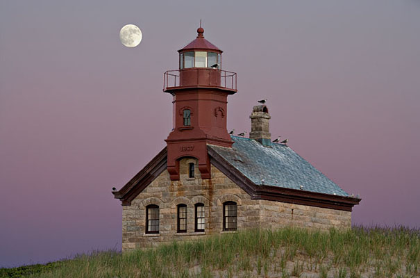 DS-1475    Full Moon Over the North Light