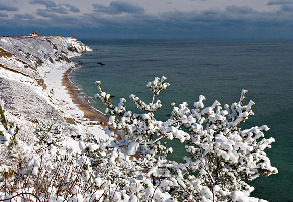 Blanket of Snow, Mohegan Bluffs